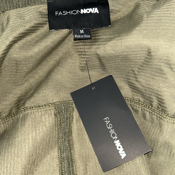 Road Tripping Corduroy Jacket from Fashion Nova Size Medium NWT - Picture 13 of 15